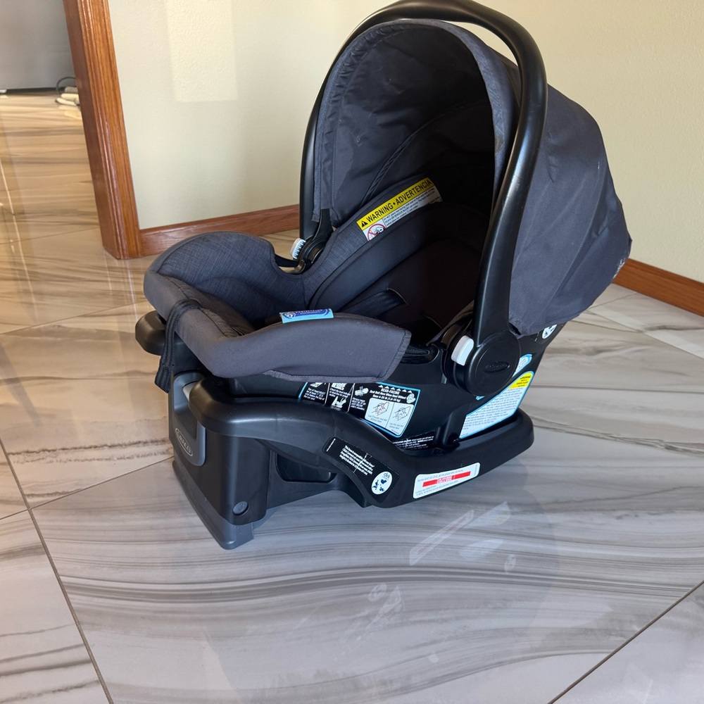 Graco Black Infant Car Seat